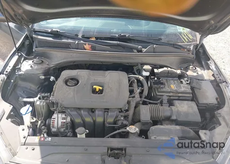 2021 Kia Forte Lxs z USA, uszkodzony, nr VIN 3KPF24AD8ME393255